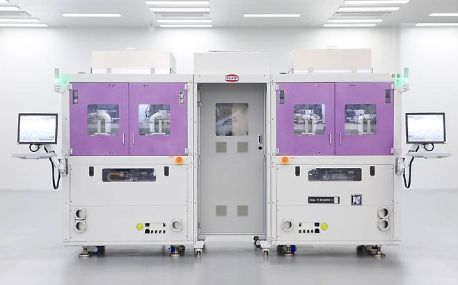 한미반도체의 HBM(고대역폭메모리) 공정 장비 '듀얼 TC 본더'./한미반도체 제공