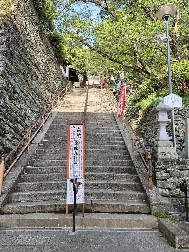 7fed8273b58669fe51ee80e7408572731194c6db248c76794e8f79447fe3e148