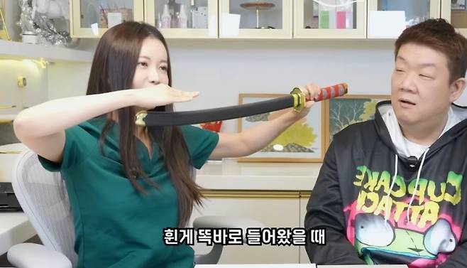 여자는휜게좋아요직진형이좋아요15.jpg 여자는 휜게 좋아요? 직진형이 좋아요?.jpg 휘어있는 고추가 좋아요 ? 직선인 고추가 좋아요 ?