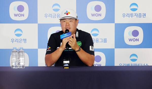 임성재가 23일 경기도 파주시 서원밸리 컨트리클럽에서 열린 기자회견에서 우리금융 챔피언십 출전 각오를 밝히고 있다. 연합뉴스