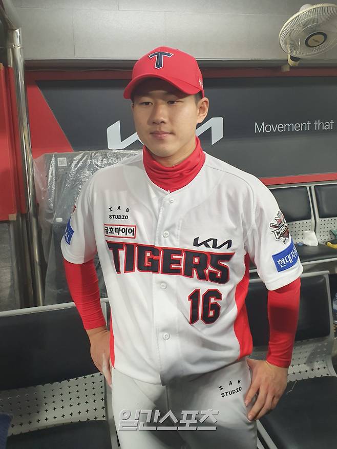 지난 15일 광주 KT전에서 결승 홈런을 때려낸 최원준. 광주=배중현 기자