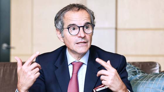 라파엘 그로시 국제원자력기구(IAEA) 사무총장이 지난 2023년 서울 종로구 포시즌스호텔에서 중앙일보와 인터뷰 하고있다. 김종호 기자