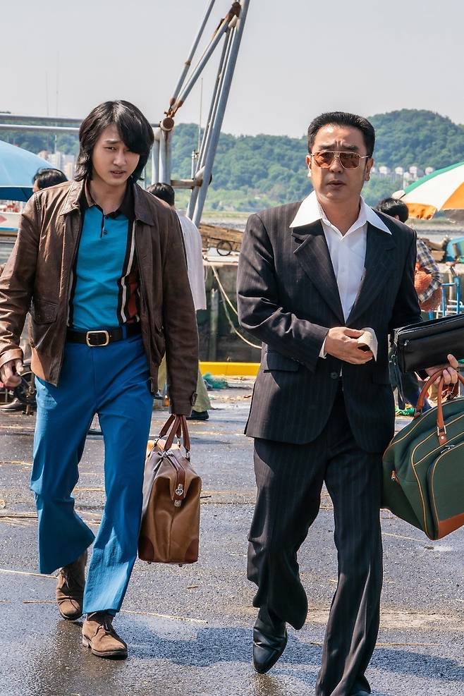 디즈니+ ‘파인: 촌뜨기들’ 스틸