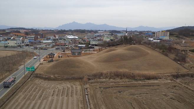 [서울=뉴시스]  내동리 쌍무덤 (사진=국가유산청 제공) 2025.04.23. photo@newsis.com *재판매 및 DB 금지