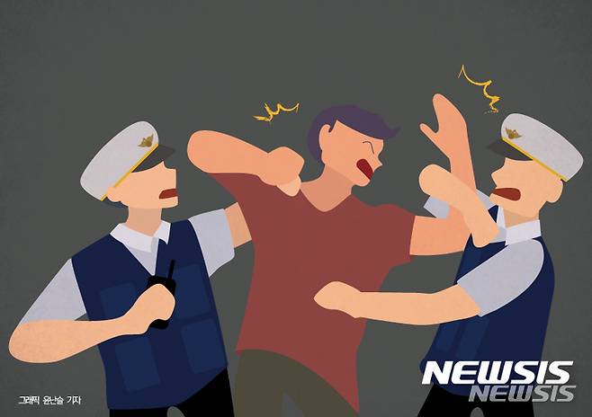 [서울=뉴시스]서울 지하철 4호선 미아역 인근 한 마트에서 살인 사건이 발생하자 주민 사이에는 불안감이 고조되고 있었다. 평소 24시간 연중무휴로 운영해 주민 방문객이 많았던 만큼 일상에 다가온 범행에 불안감을 느끼는 시민이 많았다. (사진=뉴시스 DB) 2025.04.23. photo@newsis.com