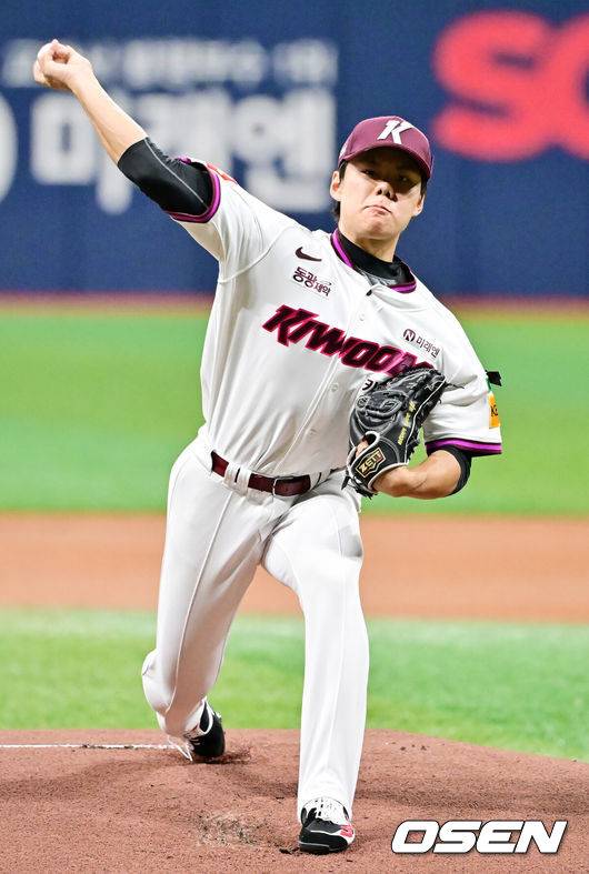 [OSEN=민경훈 기자] 키움 김윤하. 2025.04.05 /