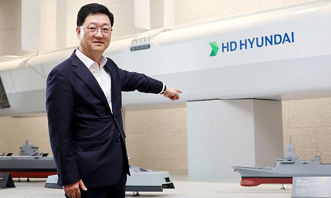 도널드 트럼프 미국 대통령이 최근 미 조선업 재건을 도모하는 행정명령에 서명, ‘K조선’의 글로벌 경쟁력이 부각되고 있는 가운데 지난 17일 HD현대 R&D센터에서 주원호 특수선사업대표가 HD현대의 독보적인 이지스구축함 건조 능력에 대해 설명하고 있다. 이제원 선임기자