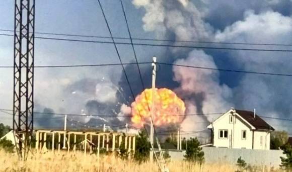 22일(현지시간) 러시아 국방부가 블라디미르 서부지역의 한 탄약 창고에서 폭발 사고가 발생했다고 밝혔다. 러시아 매체 아스트라 제공