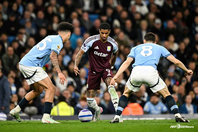 경기에 집중하는 마커스 래시포드(가운데). /AFPBBNews=뉴스1