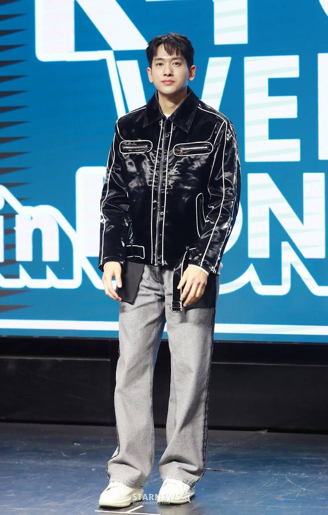 가수 류필립이 23일 오후 서울 마포구 H-STAGE에서 진행된  'K팝 위크 인 홍대' 개최 기자간담회에 참석해 포즈를 취하고 있다.  ‘더 가까이, 더 진심으로’라는 슬로건 아래 대형 공연장 위주의 K팝 시장에 소극장 기반 라이브 공연 문화를 확산시키겠다는 취지로 마련된 'K팝 위크 인 홍대'는 엠블랙 양승호, CLC 예은, 틴탑 천지, 루네이트, 남태현 등 다양한 아티스트들이 5월 3일, 10일 11일에 홍대 일대 여러 소극장에서 공연을 선보인다. /2025.04.23 /사진=이동훈 photoguy@