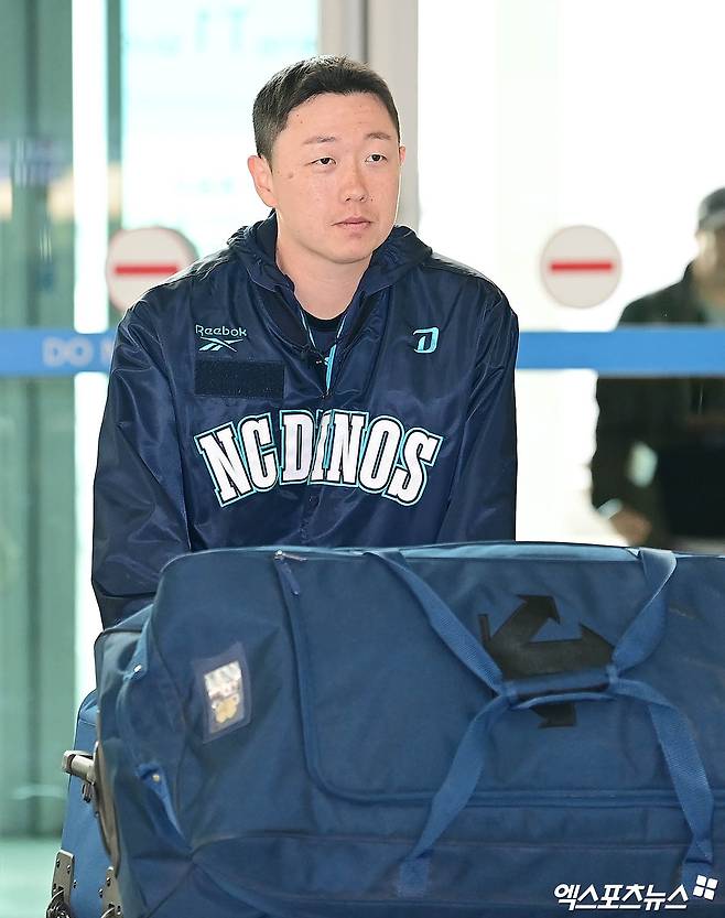 NC 투수 배재환은 22일 잠실구장에 열린 '2025 신한 SOL Bank KBO 리그' LG와 정규시즌 3차전에서 구원 등판했다. 1이닝 무실점으로 7년 만에 생애 두 번째 세이브를 챙겼다. 엑스포츠뉴스 DB