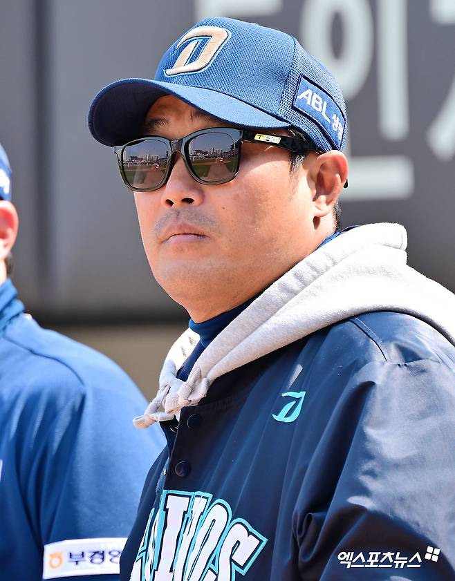 이호준 NC 감독은 23일 잠실구장에서 열릴 '2025 신한 SOL Bank KBO 리그' LG와 주중 3연전 두 번째 경기를 앞두고 기존과 다르게 경기를 운영할 뜻을 전했다. 무리해서라도 잡을 수 있는 팀은 잡으려 한다. 엑스포츠뉴스 DB