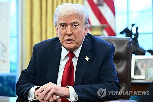외국산 자동차 관세 부과 발표하는 트럼프 [AFP 연합뉴스 자료사진. 재판매 및 DB 금지]
