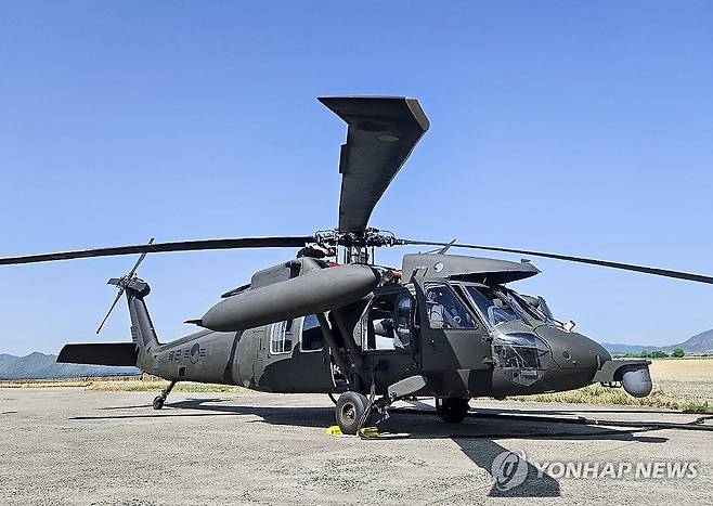 대한항공, UH-60 헬기 성능개량 우선협상대상자로 선정 (서울=연합뉴스) 대한항공이 우리 군 주요 전력인 UH-60 헬기의 성능개량을 진행할 우선협상대상자로 선정됐다고 23일 밝혔다. 사진은 UH-60 헬기 기체 모습. 2025.4.23 [대한항공 제공. 재판매 및 DB 금지] photo@yna.co.kr