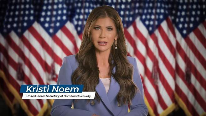 크리스티 놈 장관이 등장한 미국의 불법이민 단속 광고 [미 국토안보부 유튜브 화면 캡처. 재판매 및 DB 금지]