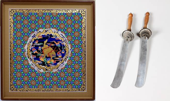 국가무형유산 보유자의 소장자료  왼쪽부터 고(故) 홍점석 단청장 보유자 '금단청 현무도', 김수악 진주검무 보유자 '진주검무 칼' [국립무형유산원 제공. 재판매 및 DB 금지]