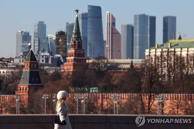 크렘린궁 뒤로 보이는 비즈니스 지구 모스크바시티의 고층빌딩들 [로이터 연합뉴스 자료사진. 재판매 및 DB 금지]