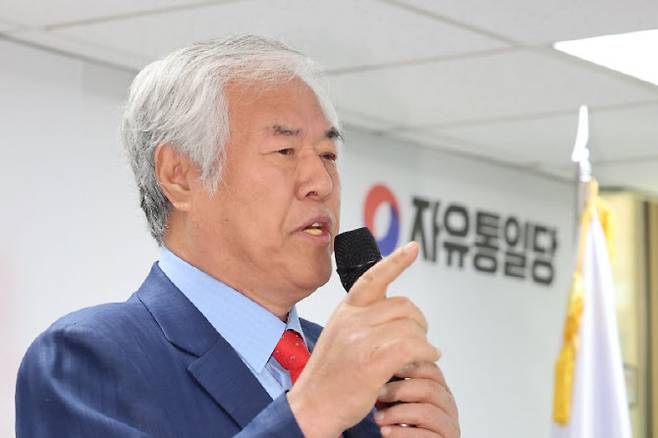 전광훈 사랑제일교회 목사가 24일 서울 여의도 자유통일당 당사에서 열린 6.3 대통령선거 입장 발표 기자회견에서 대선 출마선언을 하고 있다. (사진=뉴시스)