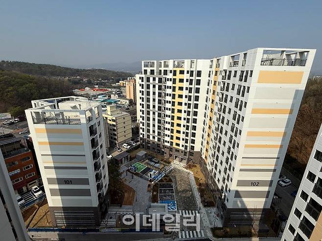 지난 21일 준공된 성남시 첫 소규모 재건축 정비사업 성공모델인 삼남아파트 전경.(사진=성남시)