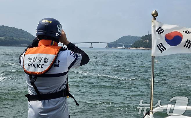 수색 중인 해양경찰(사진은 기사 내용과 무관함) / 뉴스1 ⓒ News1