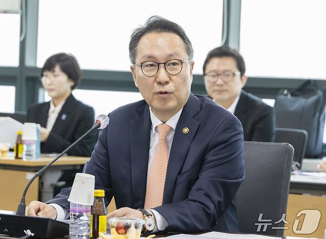 박민수 보건복지부 제2차관이 제8차 건강보험정책심의위원회에서 발언하고 있다.