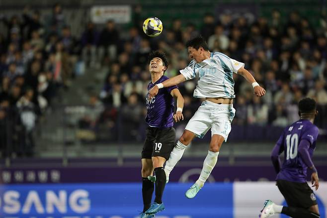 안양종합운동장/ K리그1/ FC안양 vs 울산HDFC/ 안양 김운, 울산 정우영/ 사진 김경태