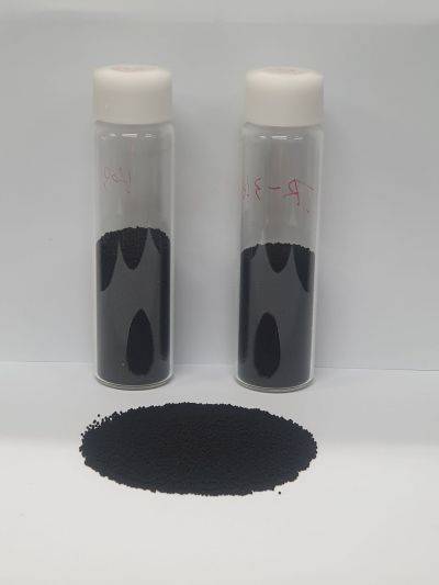 한국원자력연구원이 생산한 트리소 피복입자 시제품. 한국원자력연구원