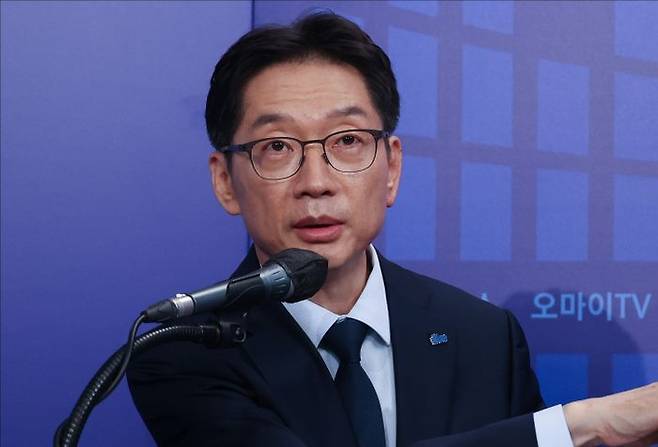 더불어민주당 21대 대선 경선에 나선 김경수 예비후보가 23일 오후 토론회에서 모두발언을 하고 있다. ⓒ국회사진취재단