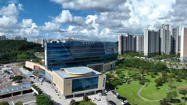 당진시청 전경.