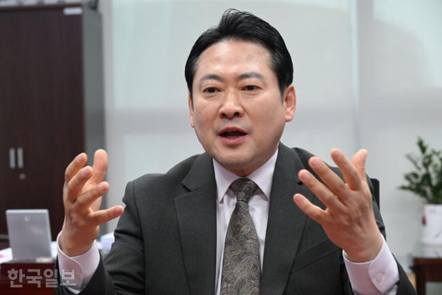장동혁 김문수 캠프 총괄선대본부장이 23일 국회 의원회관에서 본보와 인터뷰를 하고 있다. 고영권 기자