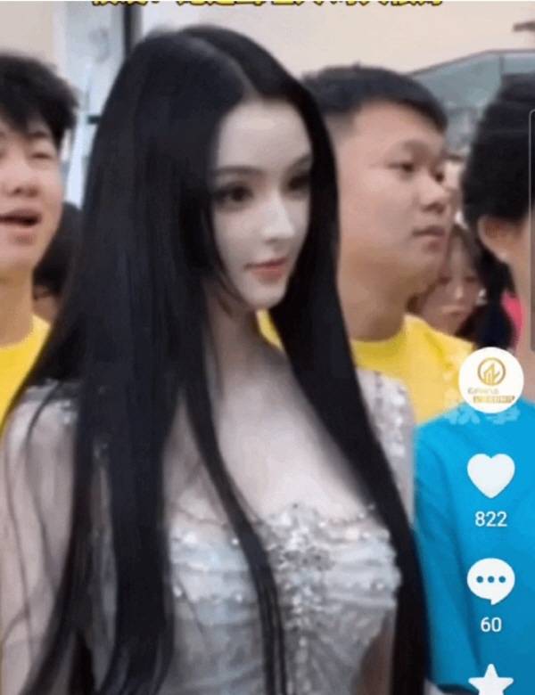 중국 시안미술대학 2학년 천웨가 교내 체육대회에 참가한 모습이 로봇 같은 외모로 화제를 모았다./사진=더우인 캡처