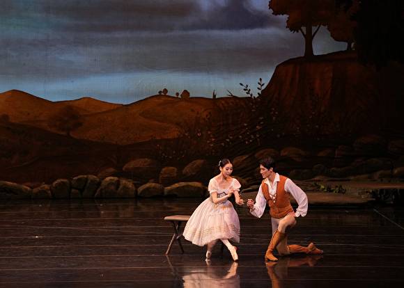 유니버설발레단 '지젤' 공연 장면. [사진=경상남도]