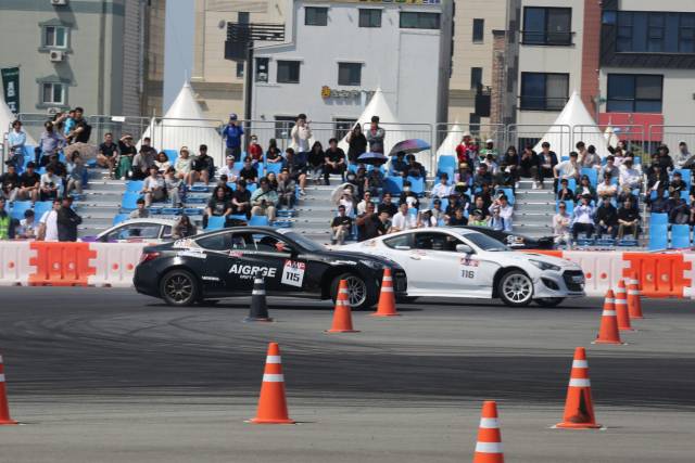 ▲'2025 보령·AMC(아주자동차대학) 국제 모터페스티벌'이 보령시 대천해수욕장 머드엑스포광장 일원에서 열린다. 지난해 페스티벌 장면 ⓒ보령시