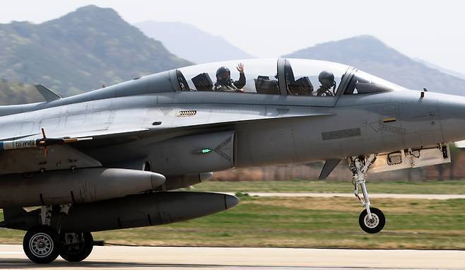 사진은 기사 내용과 관련이 없음. 한미 공군의 연합훈련에&nbsp;참여한 한국 공군의 FA-50 전투기. 연합뉴스