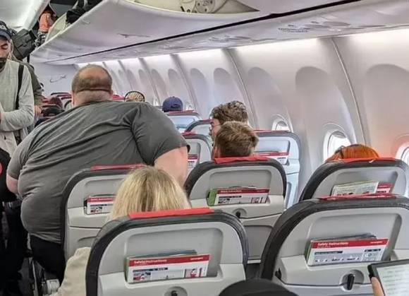 페이스북 ‘elliottdotorg’