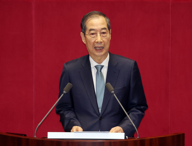 한덕수 대통령 권한대행 국무총리가 24일 서울 여의도 국회 본회의장에서 열린 제424회 국회(임시회) 제6차 본회의에서 2025년도 제1회 추가경정예산안에 대한 정부의 시정연설을 하고 있다.