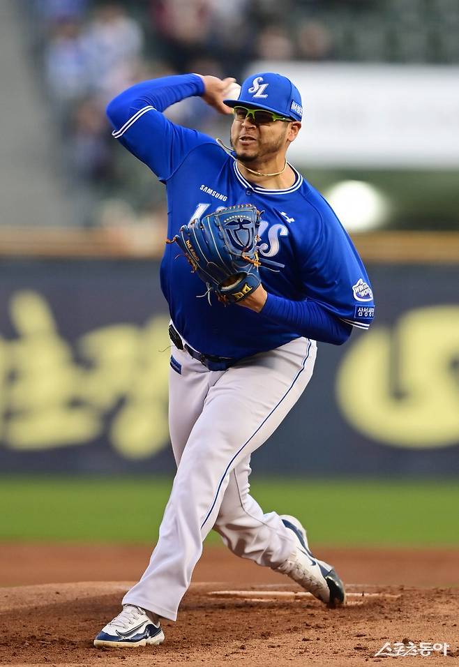 선발투수가 제 몫을 해내더라도 동료들의 도움 없이는 승수를 쌓기가 어렵다. 삼성 후라도는 올 시즌 6차례 선발등판에서 모두 QS를 기록했지만, 9이닝당 득점지원이 3.8점에 불과해 1승을 거두는 데 그쳤다. 스포츠동아 DB