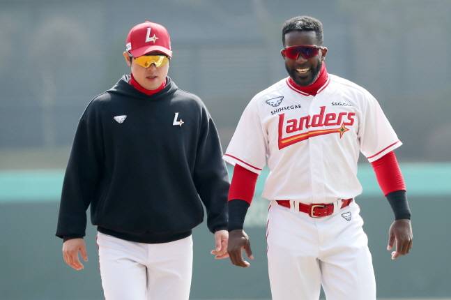 나란히 부상으로 빠져 있는 최정(왼쪽)과 에레디아. /사진=SSG 랜더스 제공