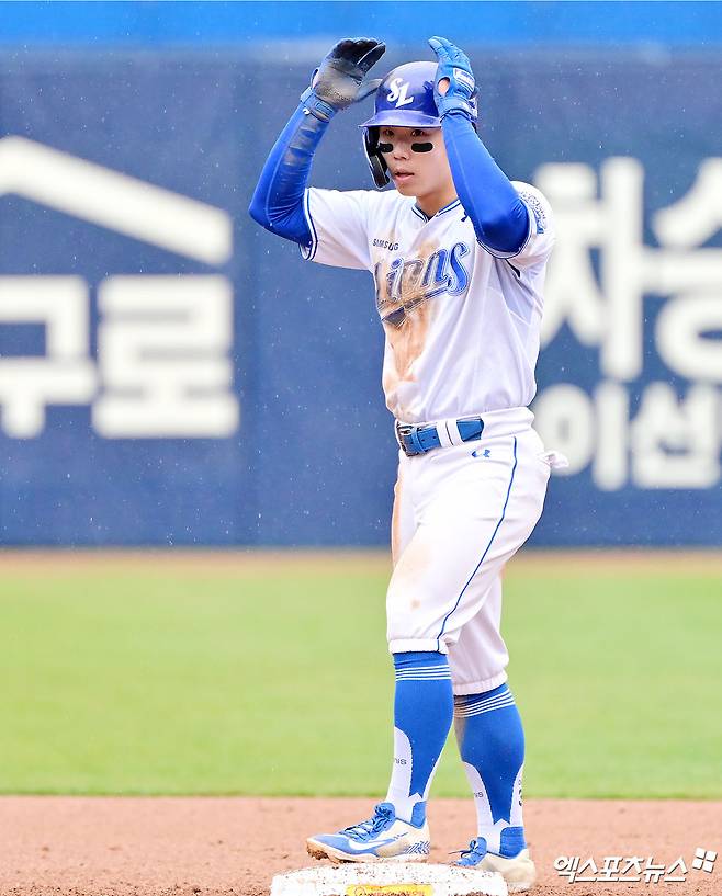 삼성 라이온즈 김성윤이 정규시즌 경기에 출전해 세리머니하고 있다. 엑스포츠뉴스 DB