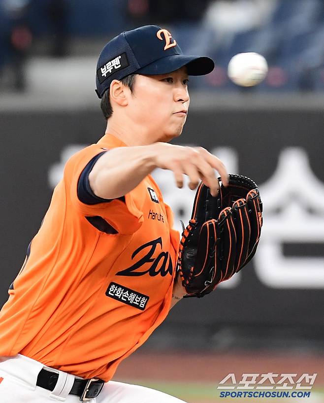 25일 대전 한화생명볼파크에서 열린 한화와 KT의 경기. 선발 투구하고 있는 한화 엄상백. 대전=송정헌 기자songs@sportschosun.com/2025.04.25/