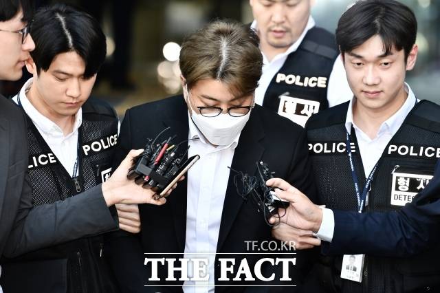 음주운전 뺑소니 혐의를 받는 트로트 가수 김호중이 1심에 이어 항소심에서도 실형을 선고받았다. /박헌우 기자