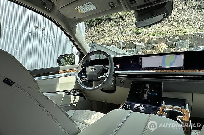 지난 24일, 서울과 강원도 일대에서 5세대 부분변경 캐딜락 '에스컬레이드'를 경험해 봤다(오토헤럴드 김훈기 기자)&nbsp;