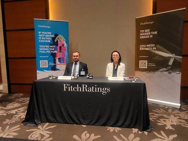 제레미 주크 피치 아시아·태평양 국가신용등급 담당 이사(왼쪽)가 25일 서울 여의도콘래드 호텔에서 열린 연례 컨퍼런스 '피치 온 코리아 2025' 직후 기자간담회를 진행하고 있다. /최온정 기자