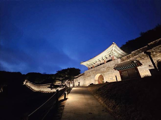 상당산성 야경.