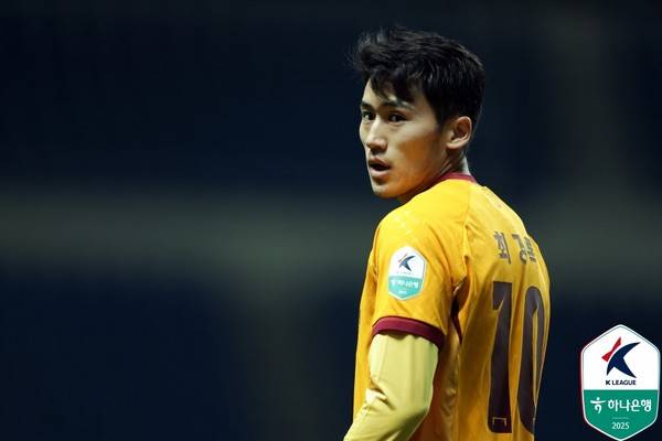 최경록(광주FC). 한국프로축구연맹 제공