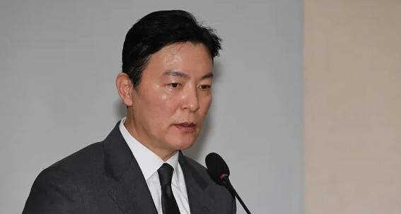 김성훈 대통령경호처 차장이 지난 1월 국회에서 열린 ‘윤석열 정부의 비상계엄 선포를 통한 내란 혐의 진상규명 국정조사 특별위원회’ 1차 청문회에서 의원질의에 답하고 있다. 연합뉴스