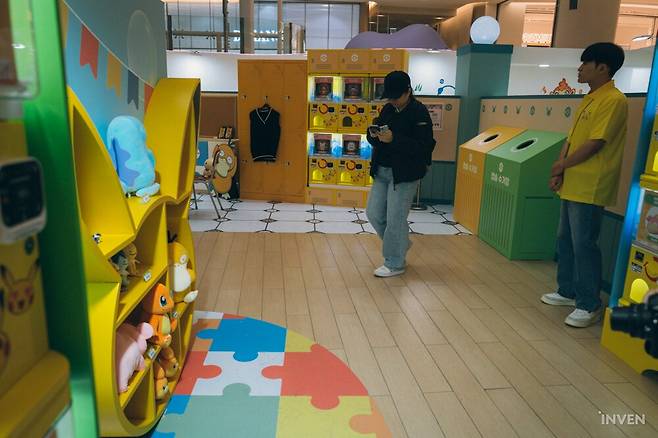 ▲ 무엇을 살까 두근두근