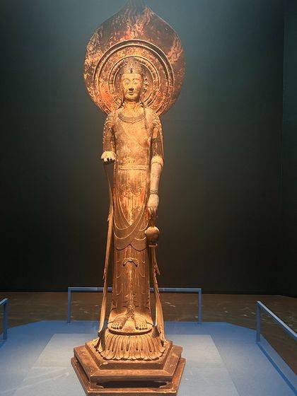 일본 나라(奈良)현 나라국립박물관 130주년 특별전 '초국보-영원의 아름다움'(6월15일까지)에 나들이한 '쿠다라(백제)관음보살입상'. 나라현 호류지(法隆寺) 소장품으로 일본 국보다. 나라=강혜란 기자