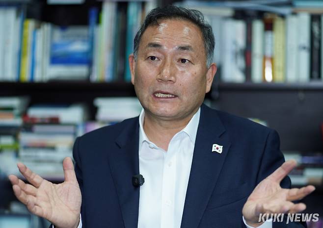 김원이 더불어민주당 의원이 24일 국회의원회관에서 쿠키뉴스와 인터뷰하고 있다. 유희태 기자&nbsp;&nbsp;