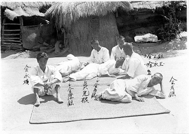 1938년 불경죄 처벌을 위한 현장 검증 사진. 푸른역사 제공